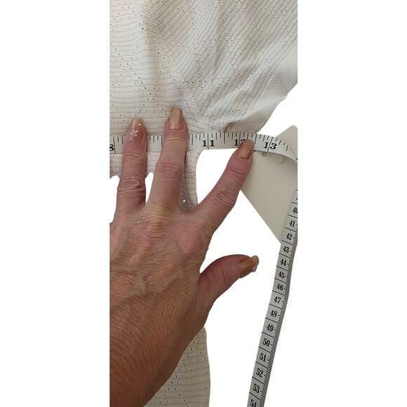 Lululemon Swiftly Tech Short Sleeve 2.0 White Size 0 Seamless Athletic Top - Picture 6 of 7